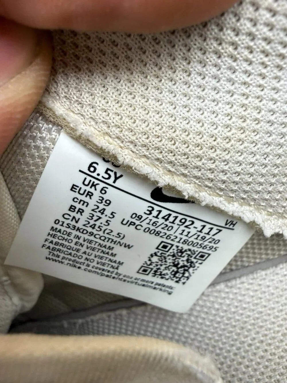 Nike Air Force 1 Youth Size 6.5Y White Sneakers DAMAGE STAIN Needs Cleaning
